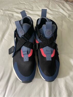 Nike Black Navy Pink Athletic Strap‎ Sneakers